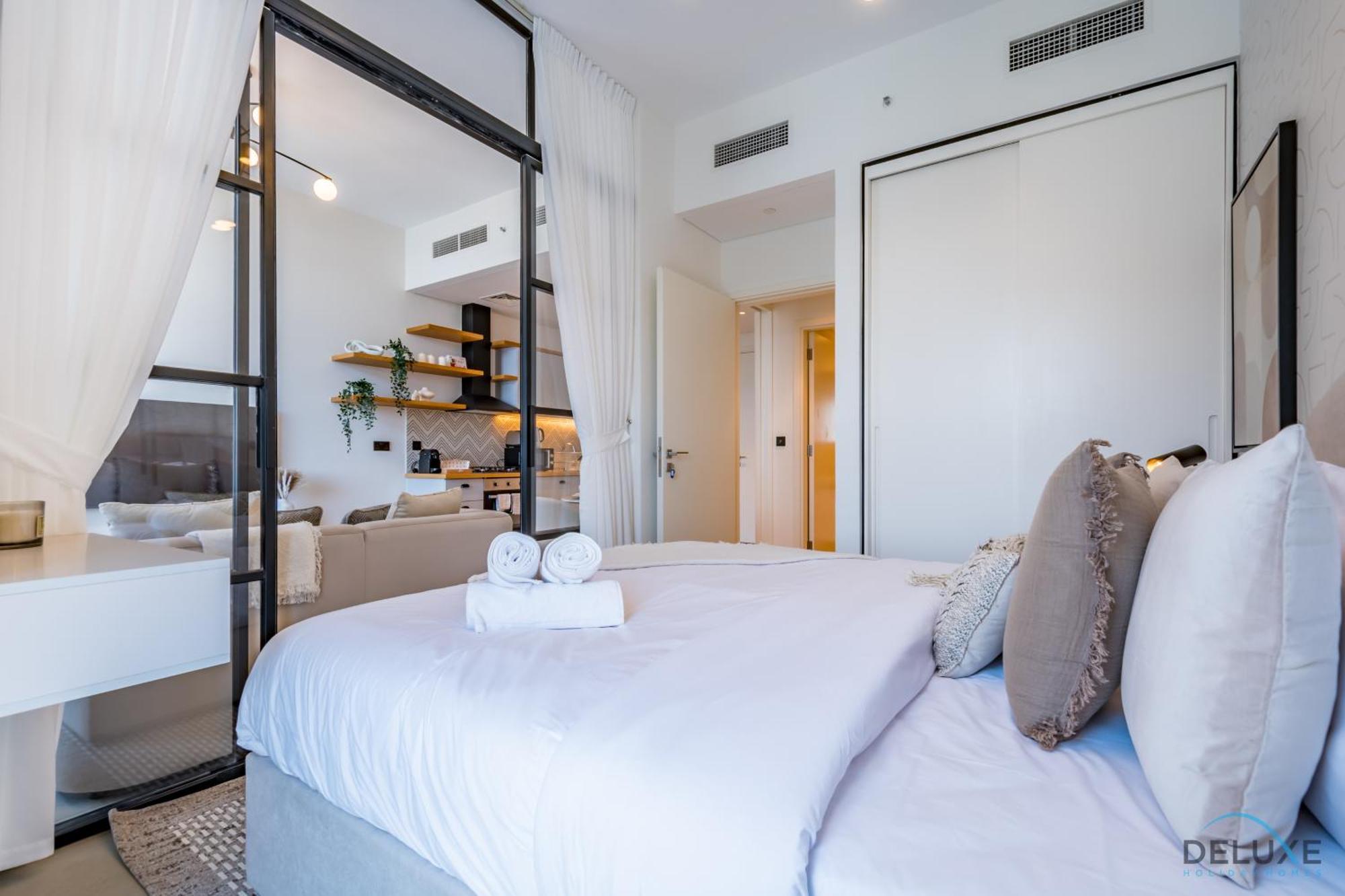 Enchanting 1br In Socio Tower, Hills Estate By Deluxe Homes Dubai